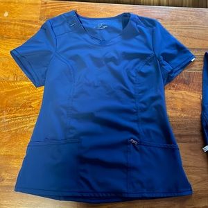 Cherokee Infinity Navy medium scrub set